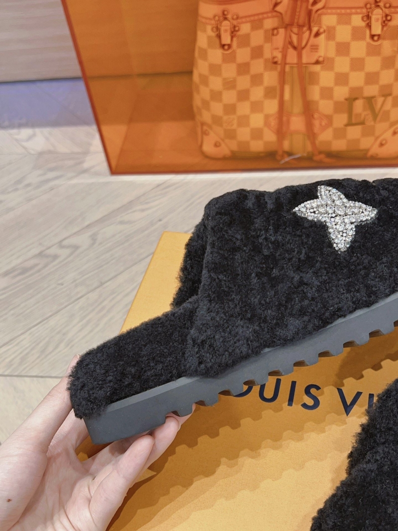 Louis Vuitton Slippers